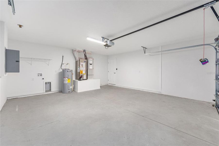 Spacious, unfurnished interior of a new home in , Ocklawaha (Image 15). Spacious, unfurnished interior of a new home in , Ocklawaha (Image 15).