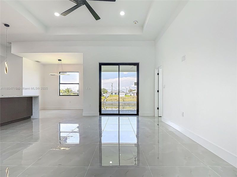 Spacious, unfurnished interior of a new home in , Cape Coral (Image 19). Spacious, unfurnished interior of a new home in , Cape Coral (Image 19).