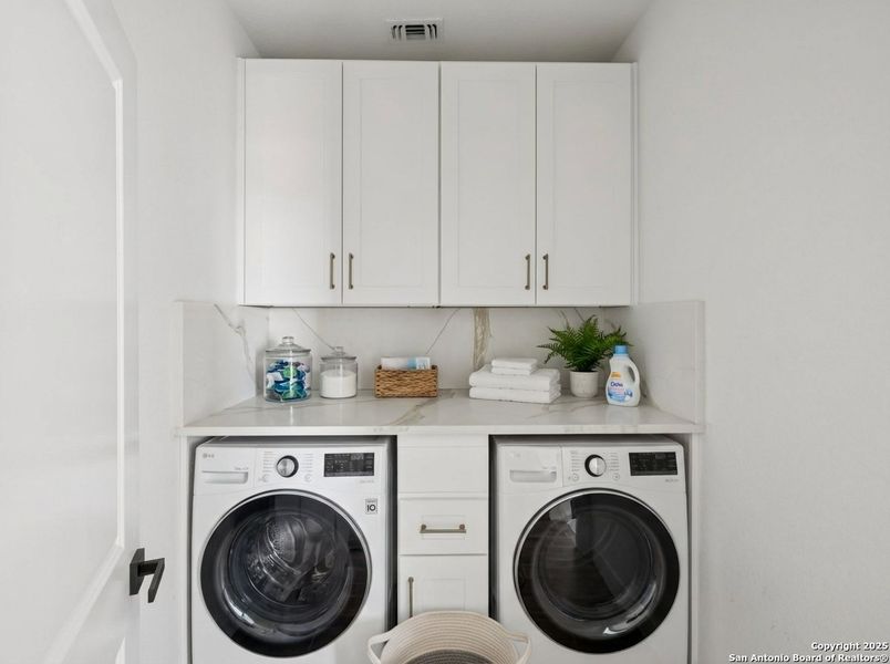 Close-up of interior finishes inside a home in , Floresville (Image 20). Close-up of interior finishes inside a home in , Floresville (Image 20).
