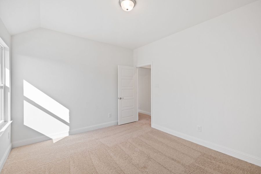 Spacious, unfurnished interior of a new home in Edgewater, Fate (Image 41).