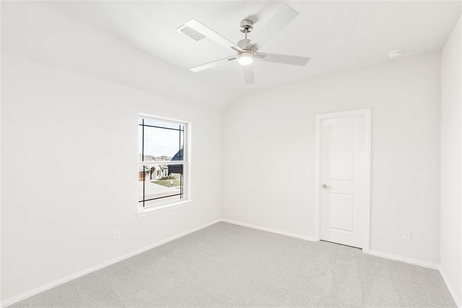 Spacious, unfurnished interior of a new home in Sunrise at Garden Valley, Waxahachie (Image 35).