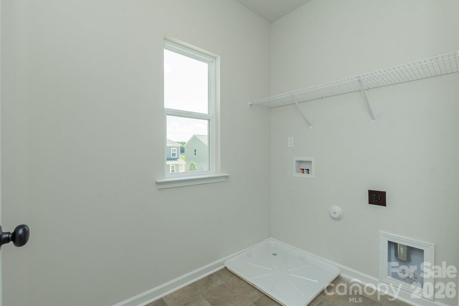Spacious, unfurnished interior of a new home in Sunset Meadows, Charlotte (Image 31).