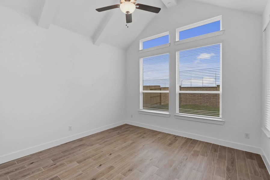 Representative unfurnished interior of a home built from the Summerton by Chesmar Homes in Beacon Point, Texas City (Image 49).