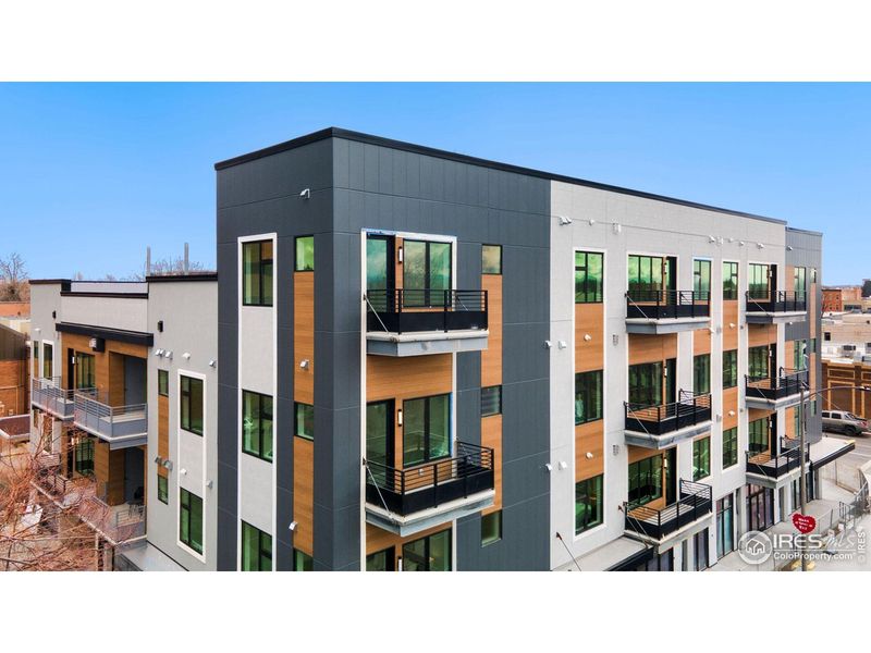 Condo located in Loveland, CO showcasing its design and architecture (Image 3).