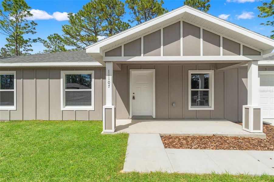 Exterior details and patio area of a home in , Weeki Wachee (Image 26).