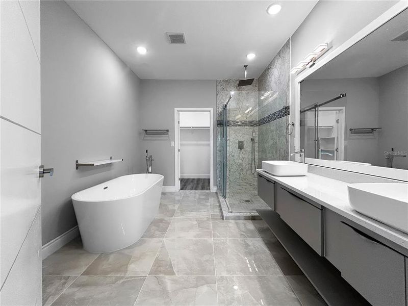 Furnished interior view inside a new home in , Davenport (Image 11).