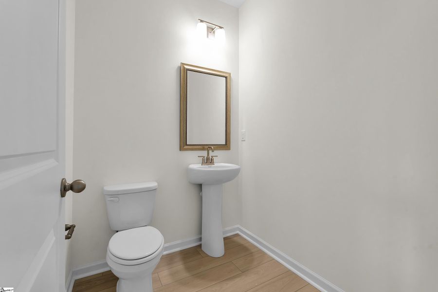 Image 24 of a home in Lynbrook.