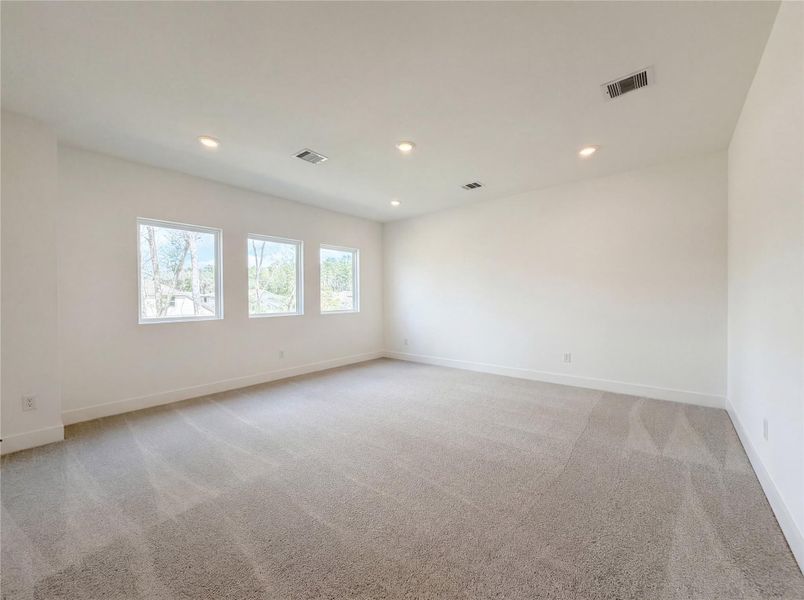 Spacious, unfurnished interior of a new home in , Porter (Image 22).