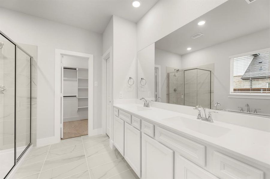 17_18. 1917 Sapphire - Bath 17_18. 1917 Sapphire - Bath