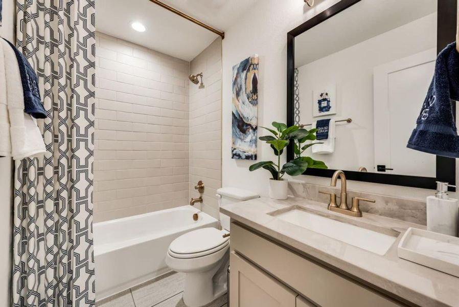 Representative furnished interior of a home built from the Grand Signature by Grand Homes in Grand Oaks, Celina (Image 19).