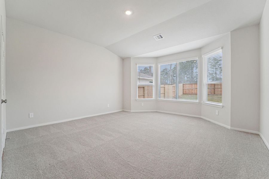 Spacious, unfurnished interior of a new home in Granger Pointe - Premier Series, Conroe (Image 37).
