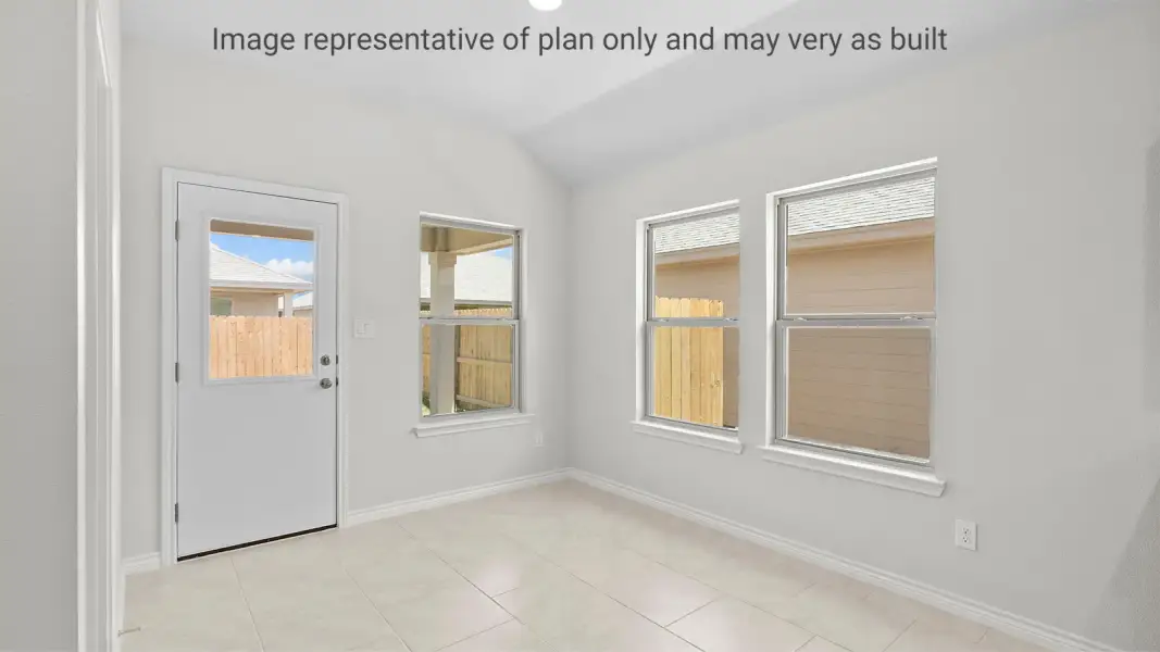 Spacious, unfurnished interior of a new home in Heritage Crossing, Corpus Christi (Image 11).