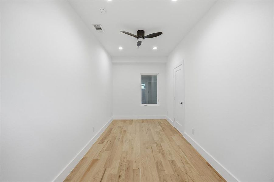 Spacious, unfurnished interior of a new home in , Dallas (Image 18).