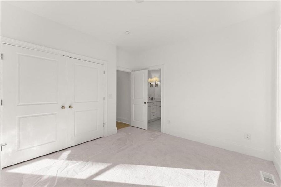 Spacious, unfurnished interior of a new home in , Cleveland (Image 24).
