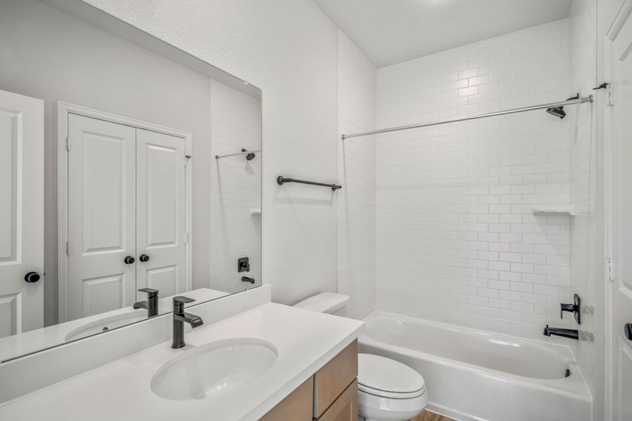 Furnished interior view inside a new home in Sienna 70' Lots, Missouri City (Image 18). Furnished interior view inside a new home in Sienna 70' Lots, Missouri City (Image 18).