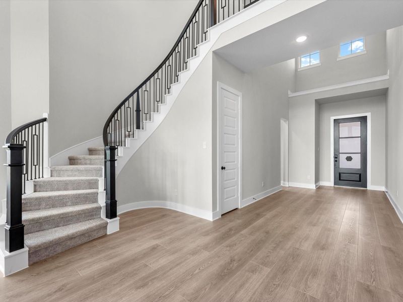 Spacious, unfurnished interior of a new home in Pecan Ridge, Fulshear (Image 15).