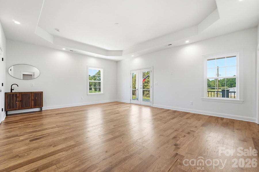 Spacious, unfurnished interior of a new home in , Monroe (Image 34).