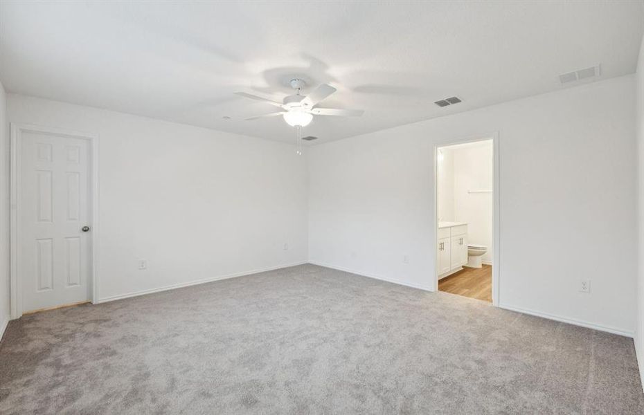 Spacious owner's suite Spacious owner's suite