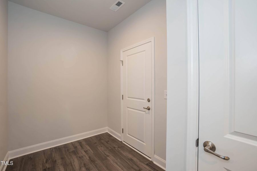 Mud Room 01 Mud Room 01