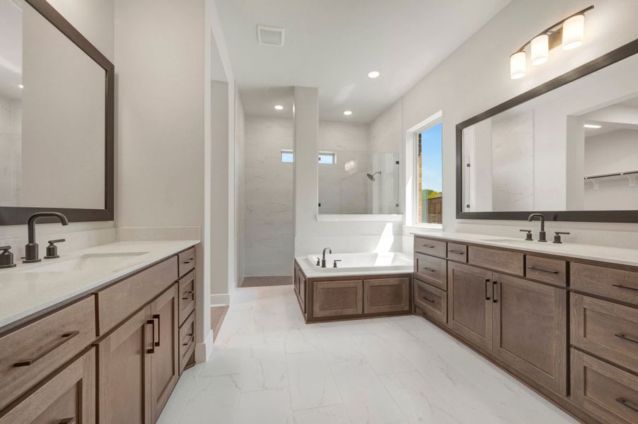 The Riverdale - Owner's Bath