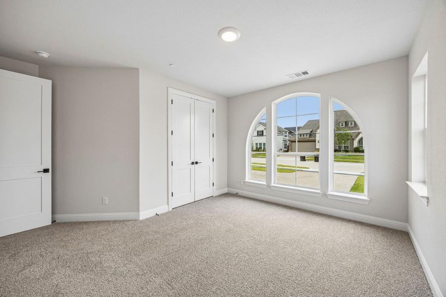 Spacious, unfurnished interior of a new home in Cedar Ridge Estates, Grand Prairie (Image 20).