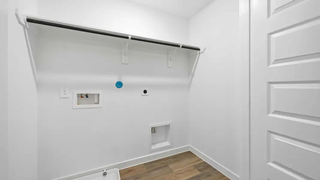 Spacious, unfurnished interior of a new home in Wheatley Oaks, Houston (Image 12). Spacious, unfurnished interior of a new home in Wheatley Oaks, Houston (Image 12).