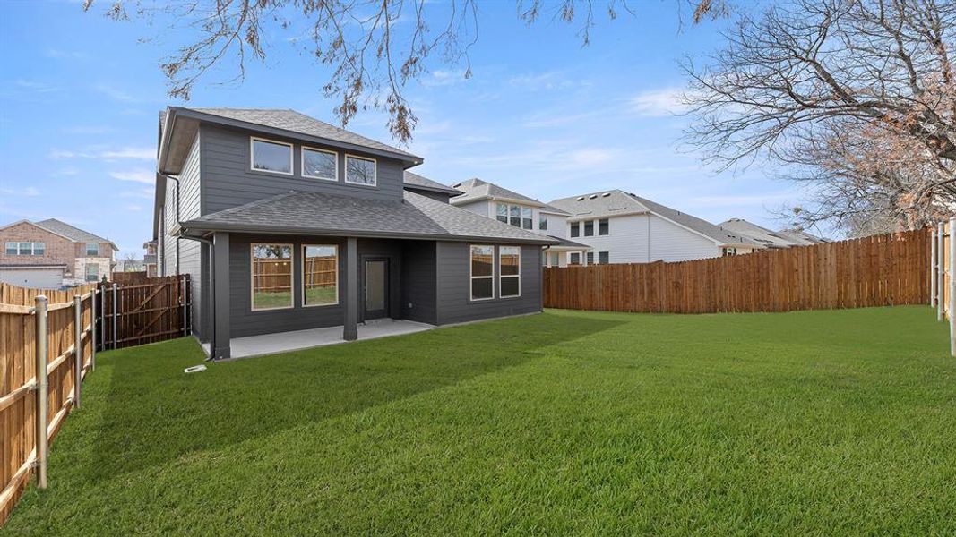 27. 1632 Edgeway - Back (2)