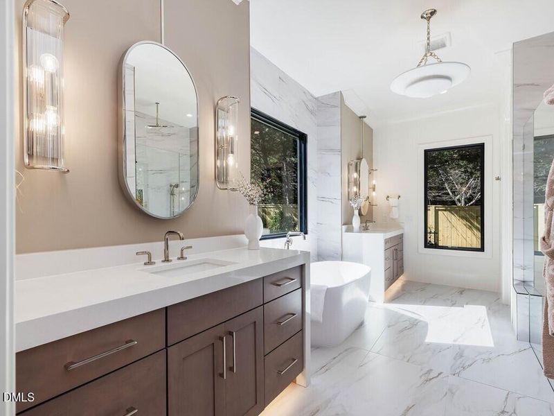 047_Primary Bathroom