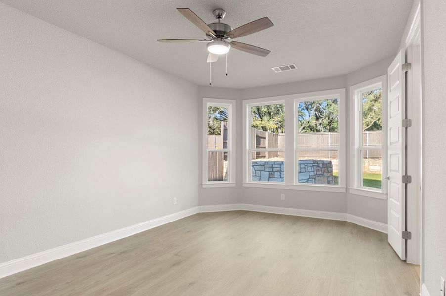 Spacious, unfurnished interior of a new home in Clear Creek, Round Rock (Image 30).