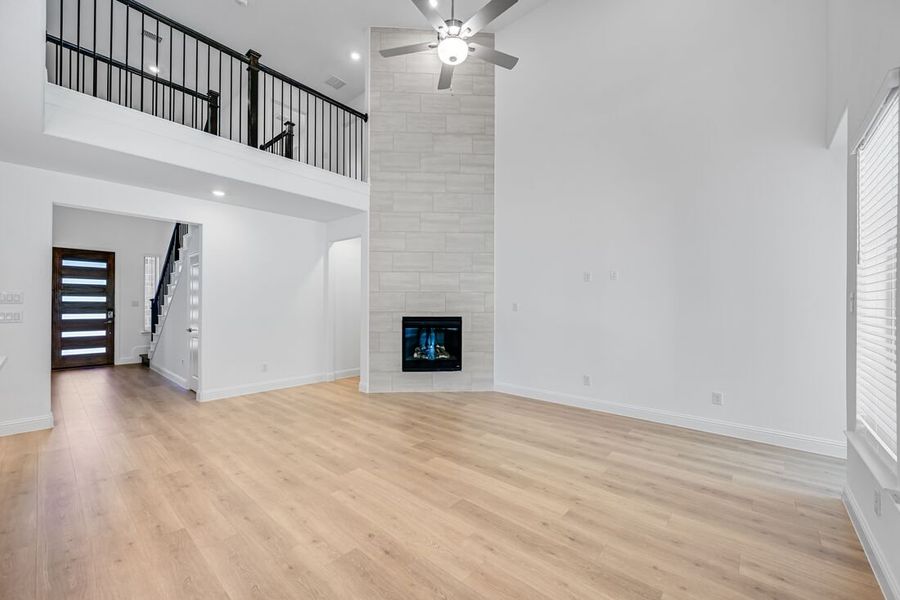 Spacious, unfurnished interior of a new home in South Oak 50s, Oak Point (Image 13).