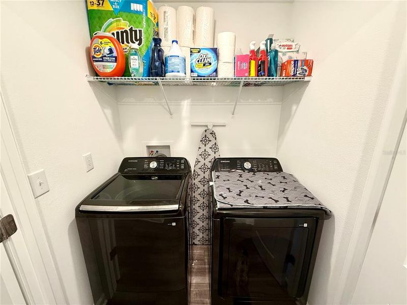 Furnished interior view inside a new home in , Gibsonton (Image 31).