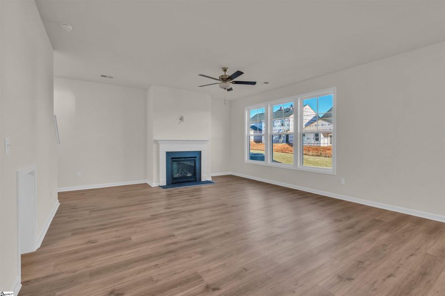 Spacious, unfurnished interior of a new home in Halton Oaks, Spartanburg (Image 18).