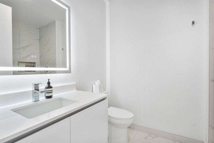 014-220LakeShoreDrive-2109-LakePark-FL-3