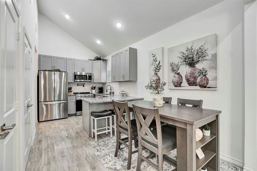 Furnished interior view inside a new home in Lake Conroe Village, Montgomery (Image 11).