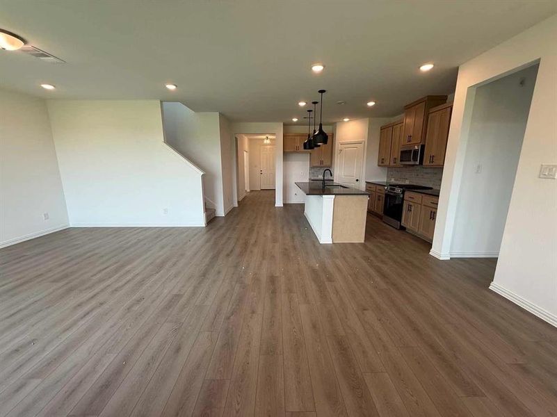 Spacious, unfurnished interior of a new home in Gateway Parks, Forney (Image 8).