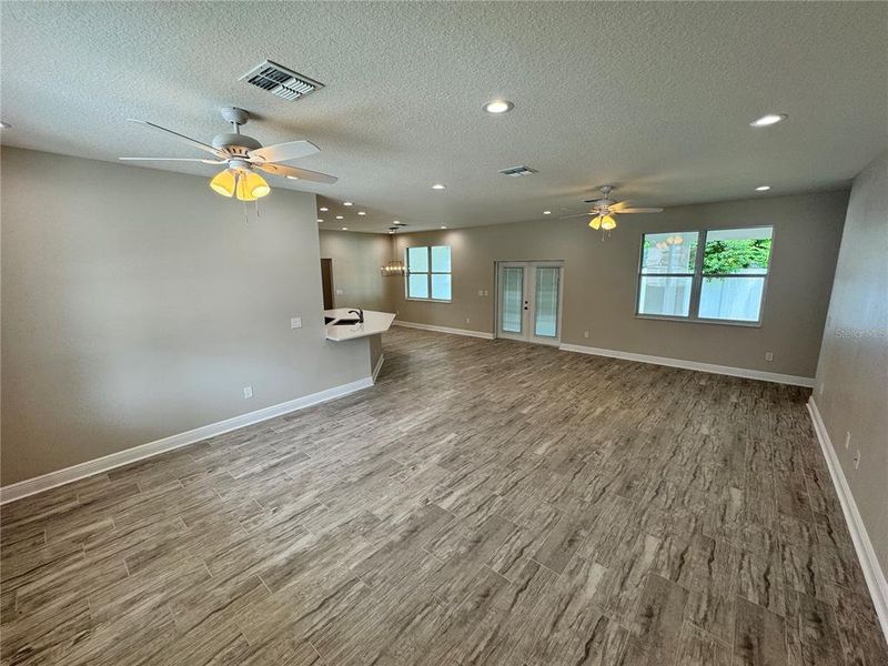 Spacious, unfurnished interior of a new home in , Dade City (Image 79).