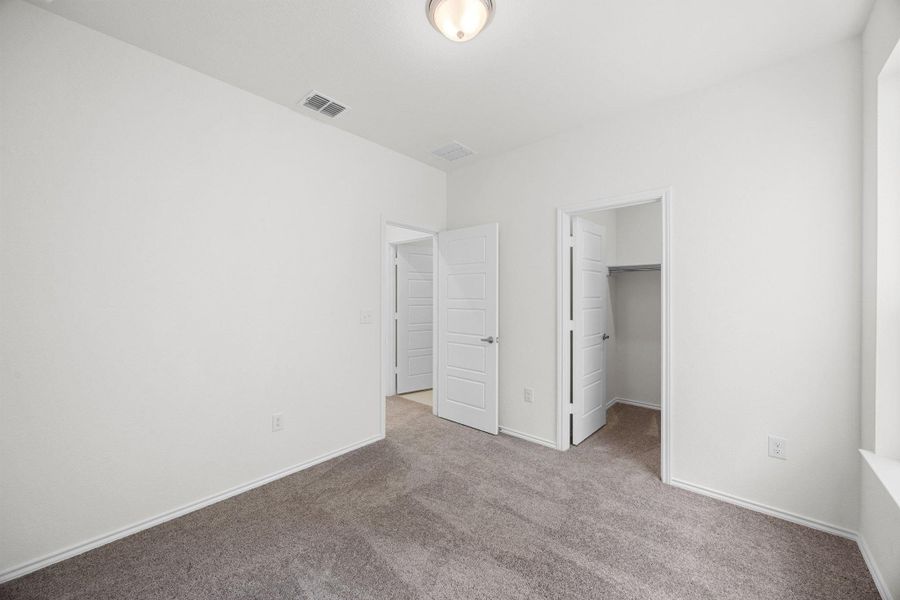 Spacious, unfurnished interior of a new home in Creekside at Estancia, Austin (Image 27).