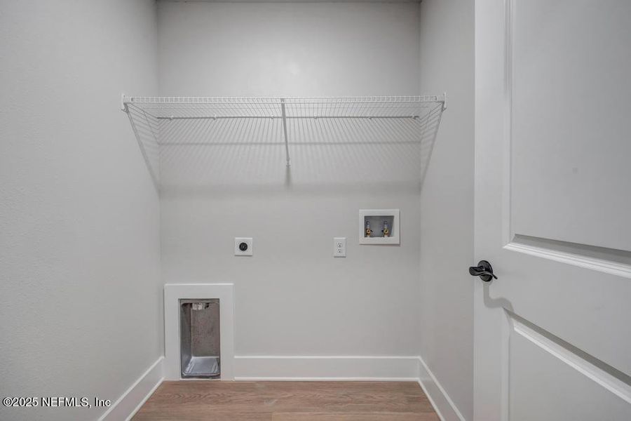 Spacious, unfurnished interior of a new home in , Jacksonville (Image 24).