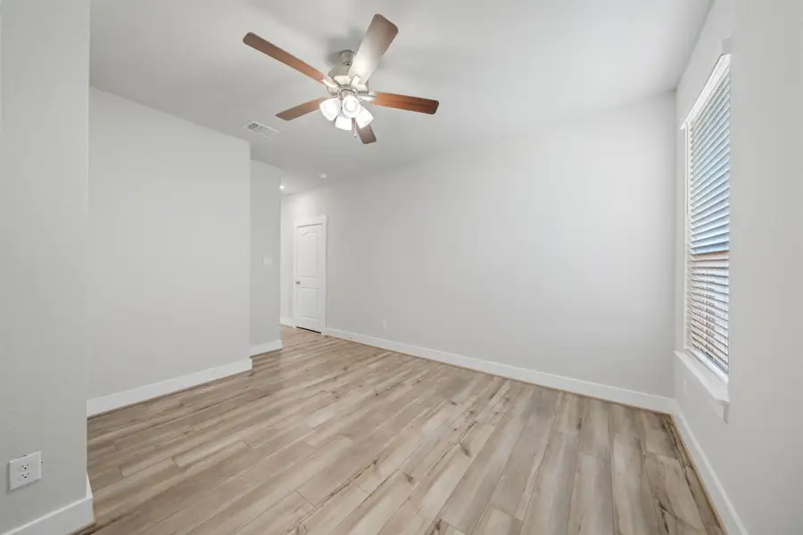 Welcome to your new favorite spot in the house—this stunning flex space is designed to adapt to your lifestyle and inspire your creativity. Welcome to your new favorite spot in the house—this stunning flex space is designed to adapt to your lifestyle and inspire your creativity.