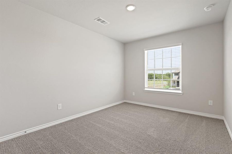 Spacious, unfurnished interior of a new home in Deer Creek, Fort Worth (Image 16). Spacious, unfurnished interior of a new home in Deer Creek, Fort Worth (Image 16).
