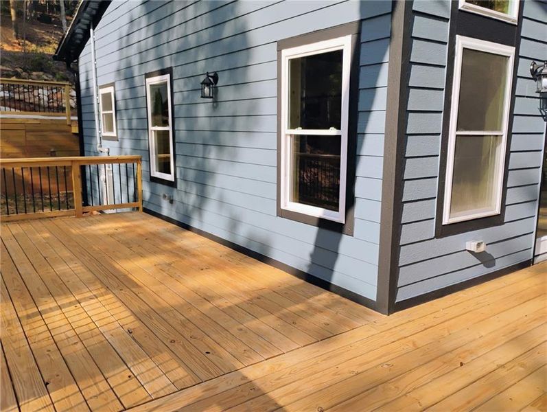Exterior details and patio area of a home in , Ellijay (Image 16).