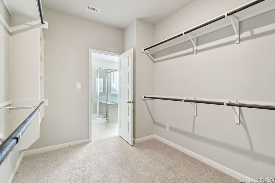 Spacious, unfurnished interior of a new home in Arcadia Ridge - Classic Series, San Antonio (Image 47).