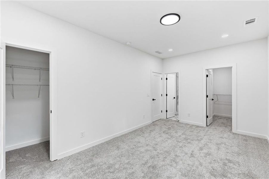 Spacious, unfurnished interior of a new home in , Gainesville (Image 13). Spacious, unfurnished interior of a new home in , Gainesville (Image 13).