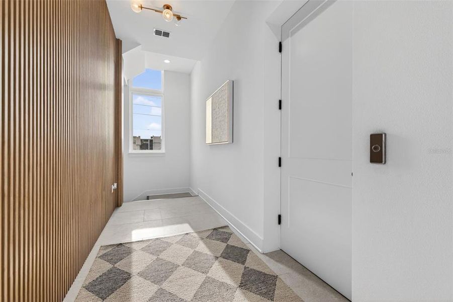Spacious, unfurnished interior of a new home in , Belleair Beach (Image 26).