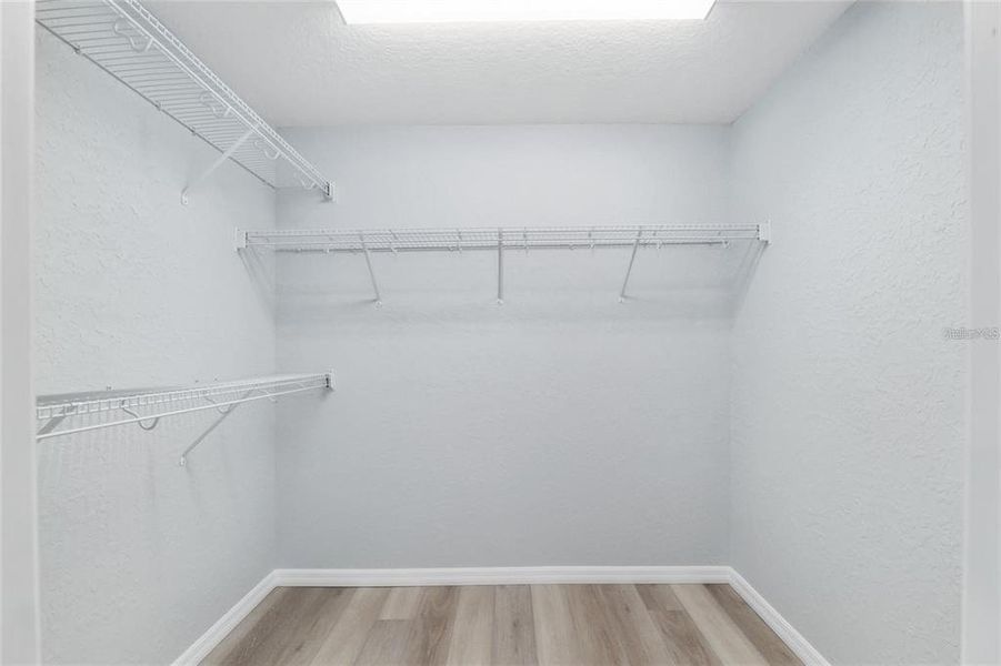 Spacious, unfurnished interior of a new home in , Dunnellon (Image 20).