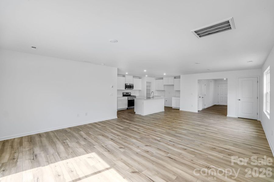 Spacious, unfurnished interior of a new home in Cleveland Hill, Shelby (Image 24).
