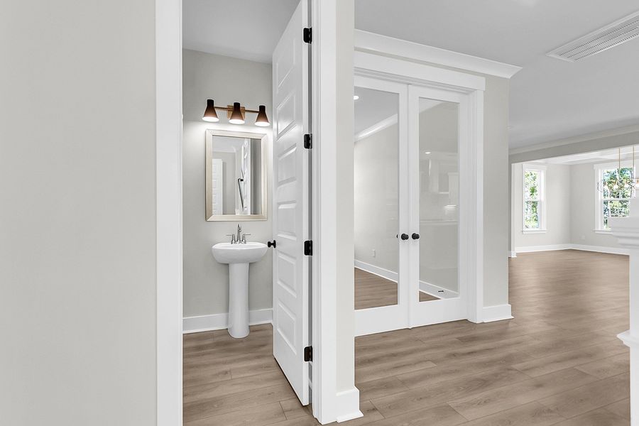 Spacious, unfurnished interior of a new home in Pineland Preserve, Summerville (Image 32). Spacious, unfurnished interior of a new home in Pineland Preserve, Summerville (Image 32).