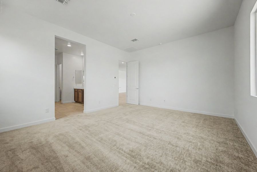 Spacious, unfurnished interior of a new home in Wildera, San Tan Valley (Image 10). Spacious, unfurnished interior of a new home in Wildera, San Tan Valley (Image 10).