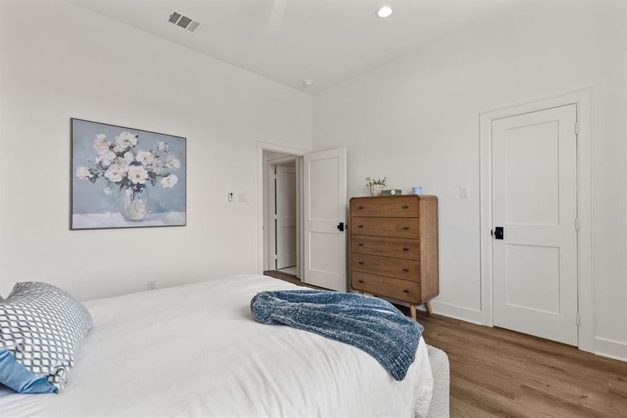 Furnished interior view inside a new home in , Robinson (Image 29).