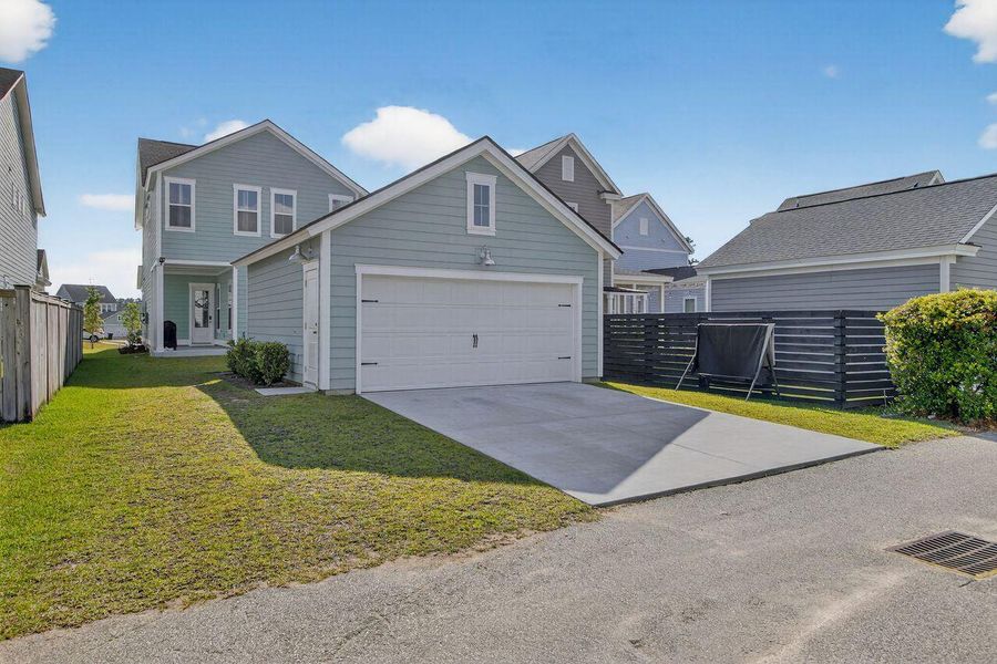 Front exterior of a new home in , Summerville, SC, highlighting curb appeal (Image 29).
